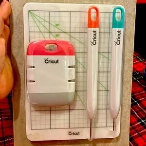 Cricut Paper crafting set